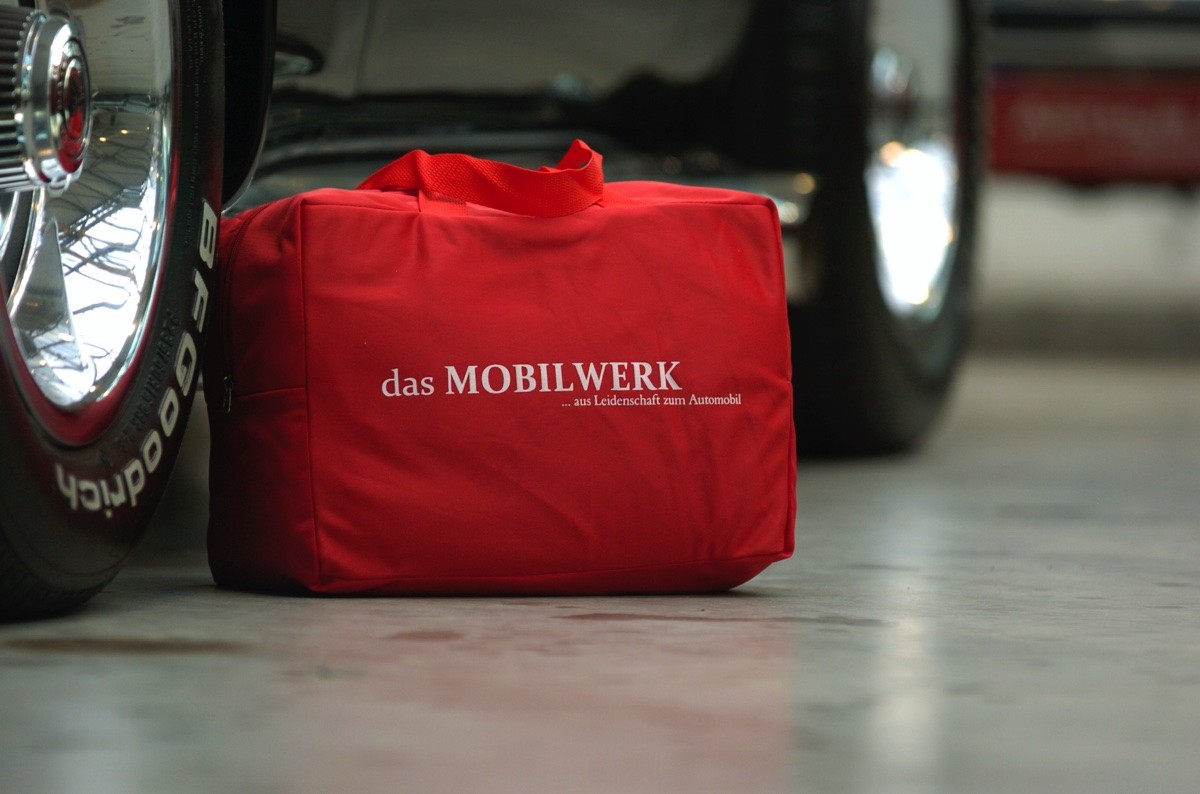 Adler 2 Liter Lim, Cabrio - Bj.von 1938 bis 1940 - MOBILWERK INDOOR COVER SOFTKONTUR -ROT mit Keder Schwarz-