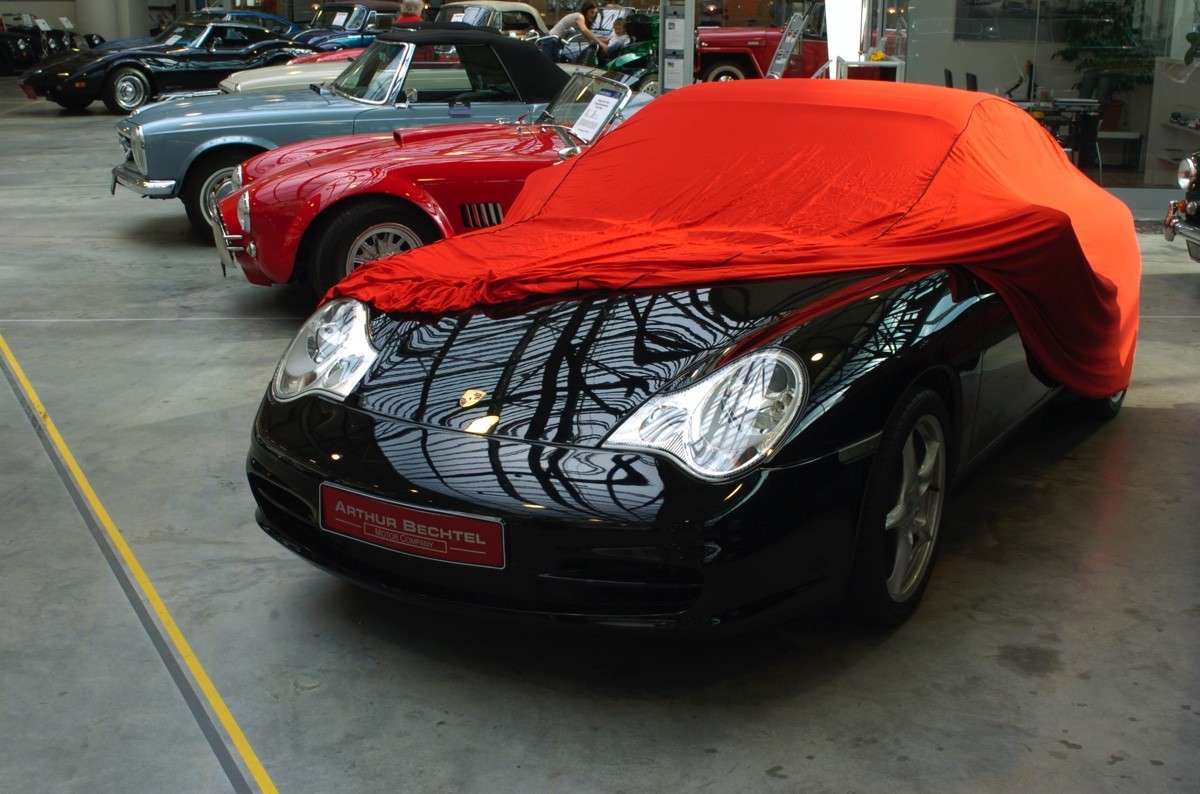 Aston Martin DB2 / Vantage - Bj.von 1950 bis 1953 - MOBILWERK INDOOR COVER SOFTKONTUR -ROT mit Keder Schwarz-